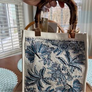 Women's White Beaded Floral Purse with Blue Embroidery